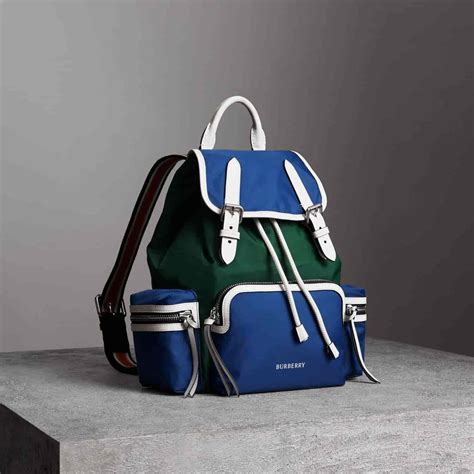 明星私下最愛！BURBERRY The Rucksack 軍旅背包 